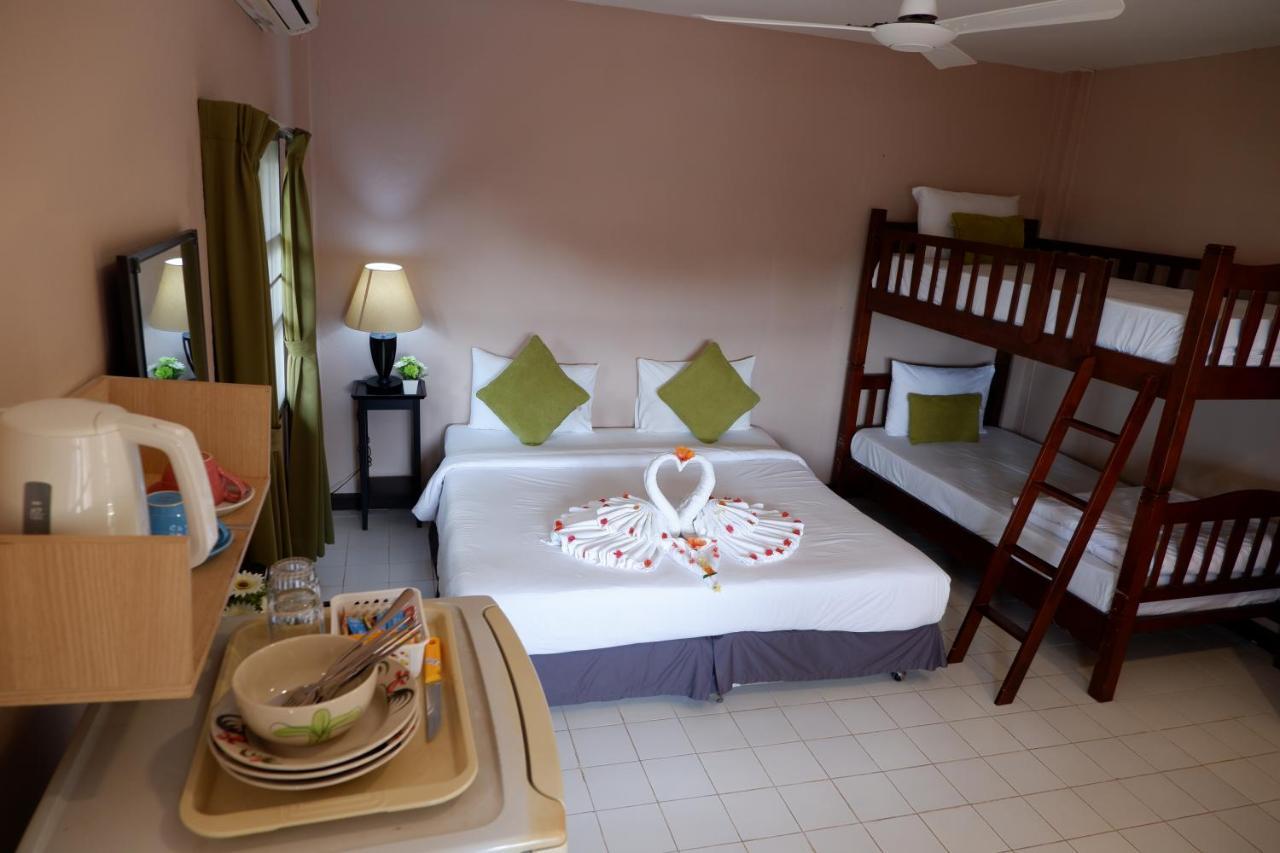 Kata Beachwalk Hotel And Bungalows Exteriér fotografie